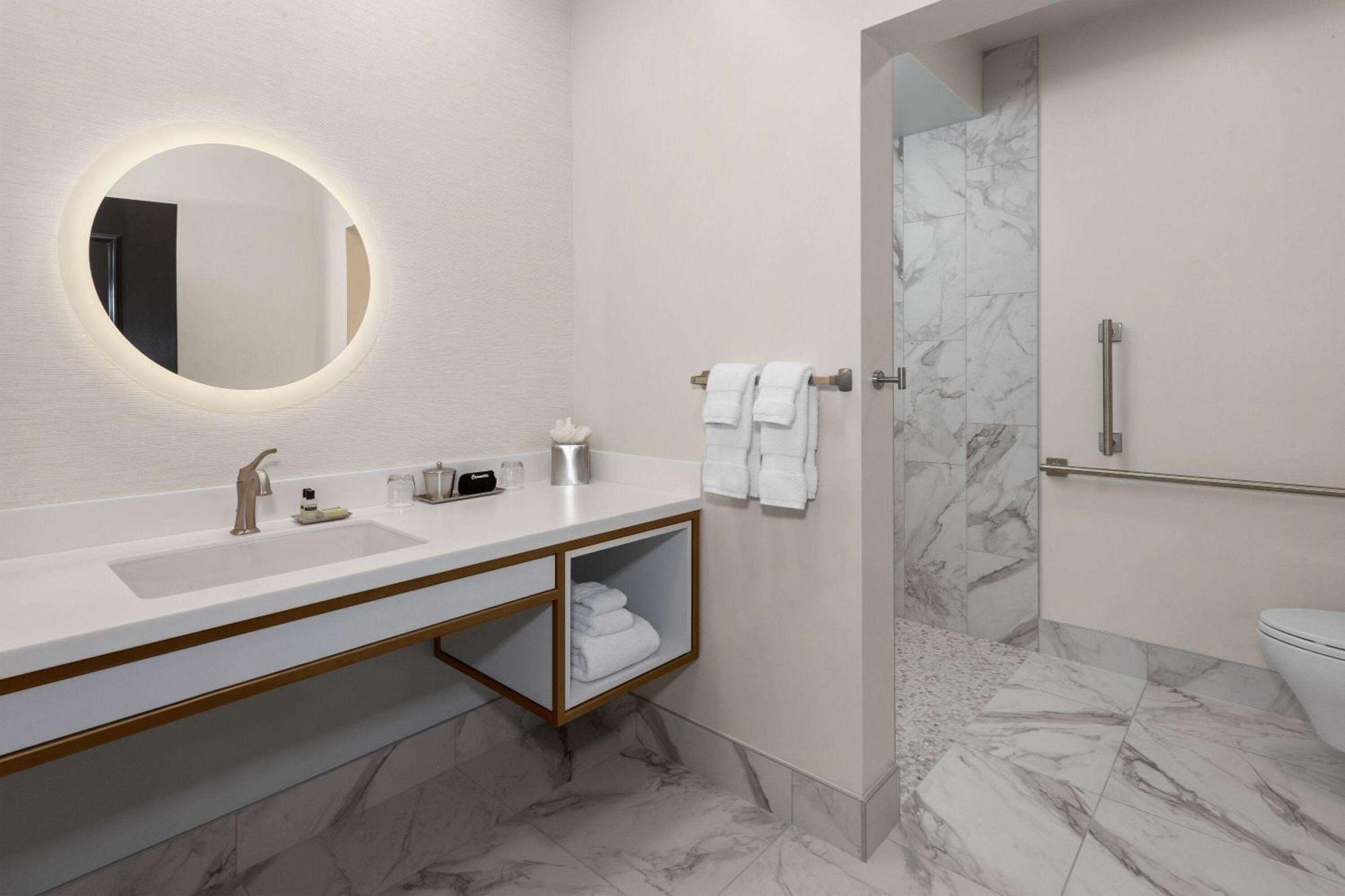 Legacy Hotel, Trademark Collection By Wyndham กรีนเบย์ ภายนอก รูปภาพ